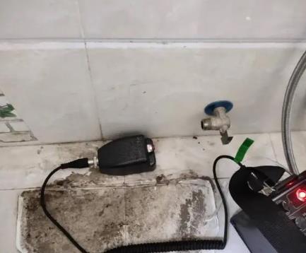 双鸭山市屋顶漏水维修公司分享下卫生间漏水的危害及解决方法